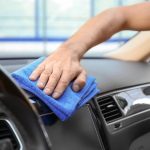 Kiat Menjaga Kabin Mobil Tetap Segar dan Bersih Tanpa Salon