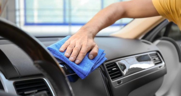 Kiat Menjaga Kabin Mobil Tetap Segar dan Bersih Tanpa Salon