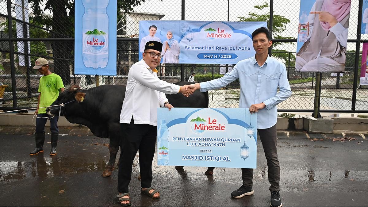 Kolaborasi Berbagi Le Minerale dan Masjid Istiqlal Lanjut di Idul Adha