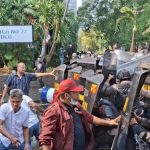 Konflik Saat Eksekusi Hotel Sultan: Serangan Botol dan Batu ke Aparat