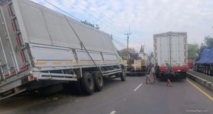 Kontainer Terperosok: Jalur Pantura Sukagumiwang Indramayu Macet