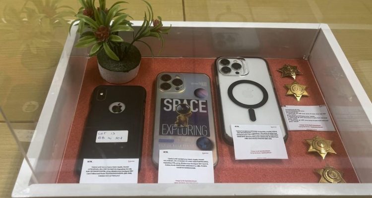 KPK Jual Murah Gadget dan Mobil Sitaan Koruptor Mulai Rp 200 Ribuan