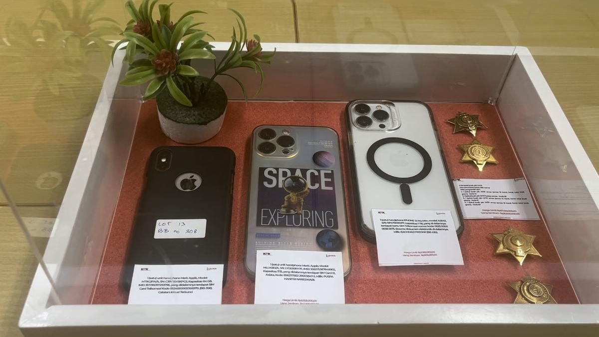 KPK Jual Murah Gadget dan Mobil Sitaan Koruptor Mulai Rp 200 Ribuan