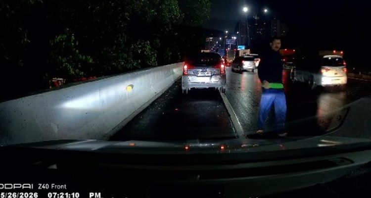 Kronologi Versi Korban Sopir Taksi Online Ngamuk di Tol JORR