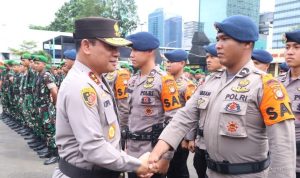 Larangan Kapolda Metro untuk Polisi Membawa Senjata Saat Mengamankan Demo
