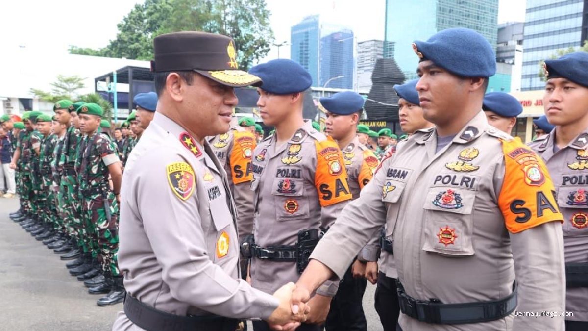 Larangan Kapolda Metro untuk Polisi Membawa Senjata Saat Mengamankan Demo