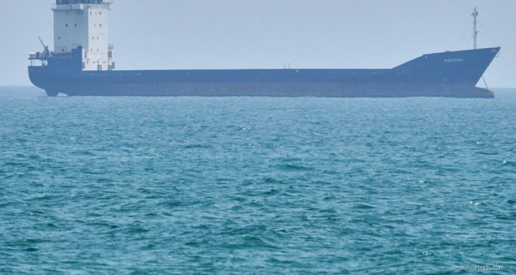 Lonjakan Arus Kapal Tanker Minyak di Selat Hormuz