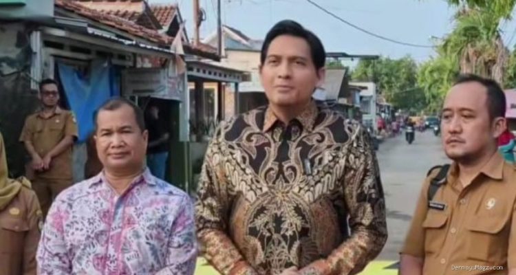 Lucky Hakim & Kadis PUPR Tinjau Progres Jalan Indramayu