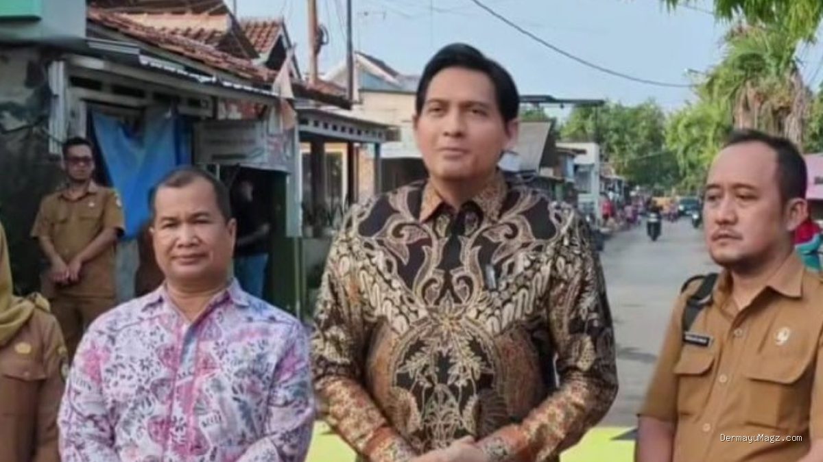 Lucky Hakim & Kadis PUPR Tinjau Progres Jalan Indramayu