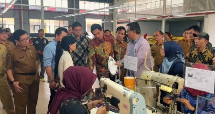 Lucky Hakim Tinjau PT Free View: Serapan 20 Ribu Tenaga Kerja