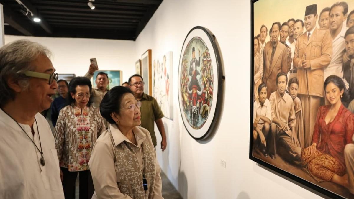 Megawati dan GKR Hemas Meresmikan Pameran Mata Hati Soekarno