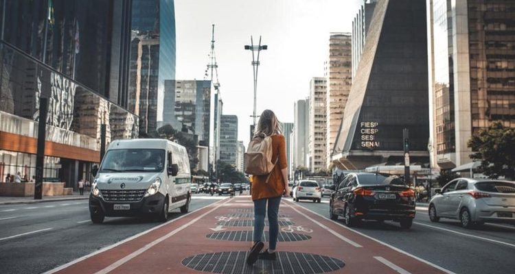 Menyalurkan Hobi Tanpa Menguras Dompet: Kisah Pehobi Moge, Traveler, dan Pembudidaya