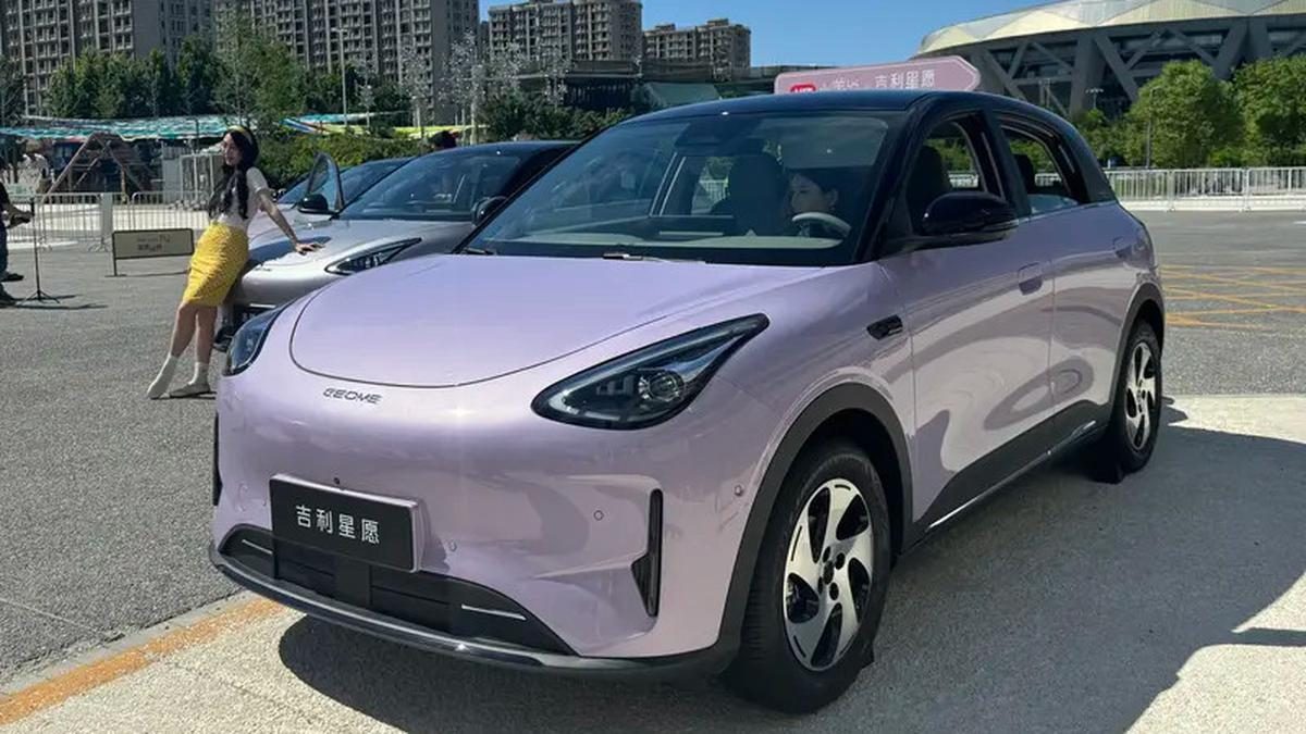 Mobil Listrik Terlaris Tiongkok Kini Tampil Beda