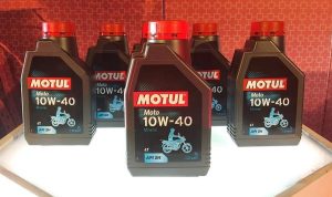 Motul Hadirkan Pelumas Motor 2-Tak dengan Standar Terbaru