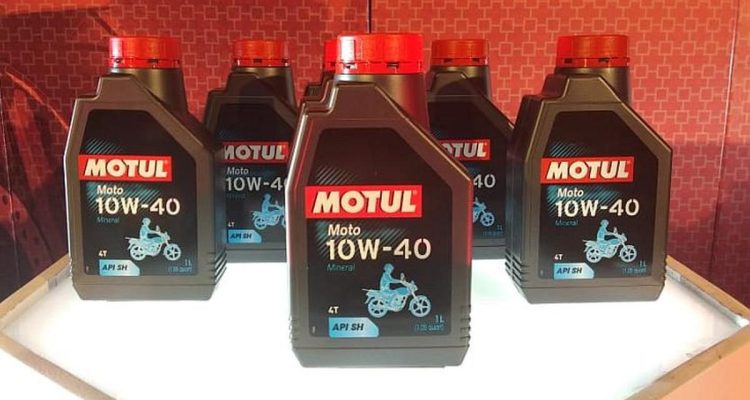 Motul Hadirkan Pelumas Motor 2-Tak dengan Standar Terbaru