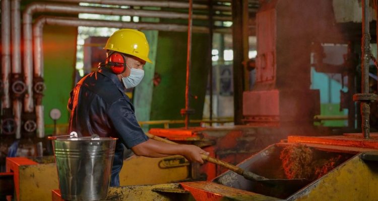 Pangkas Biaya Logistik Minyak Goreng ke Indonesia Timur