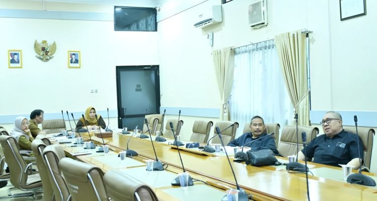 Pansus 7 DPRD Indramayu Bahas Raperda Susunan Perangkat Daerah