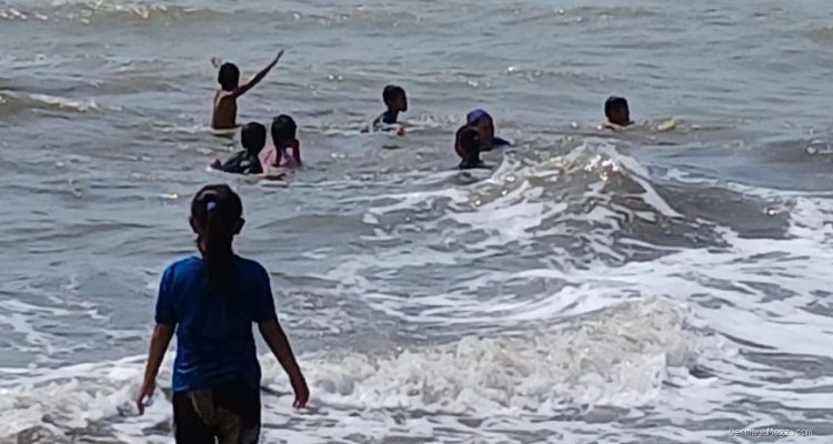 Pantai Tanjungpura Sukra: Pesona Alam Primadona Wisatawan Lokal Akhir Pekan