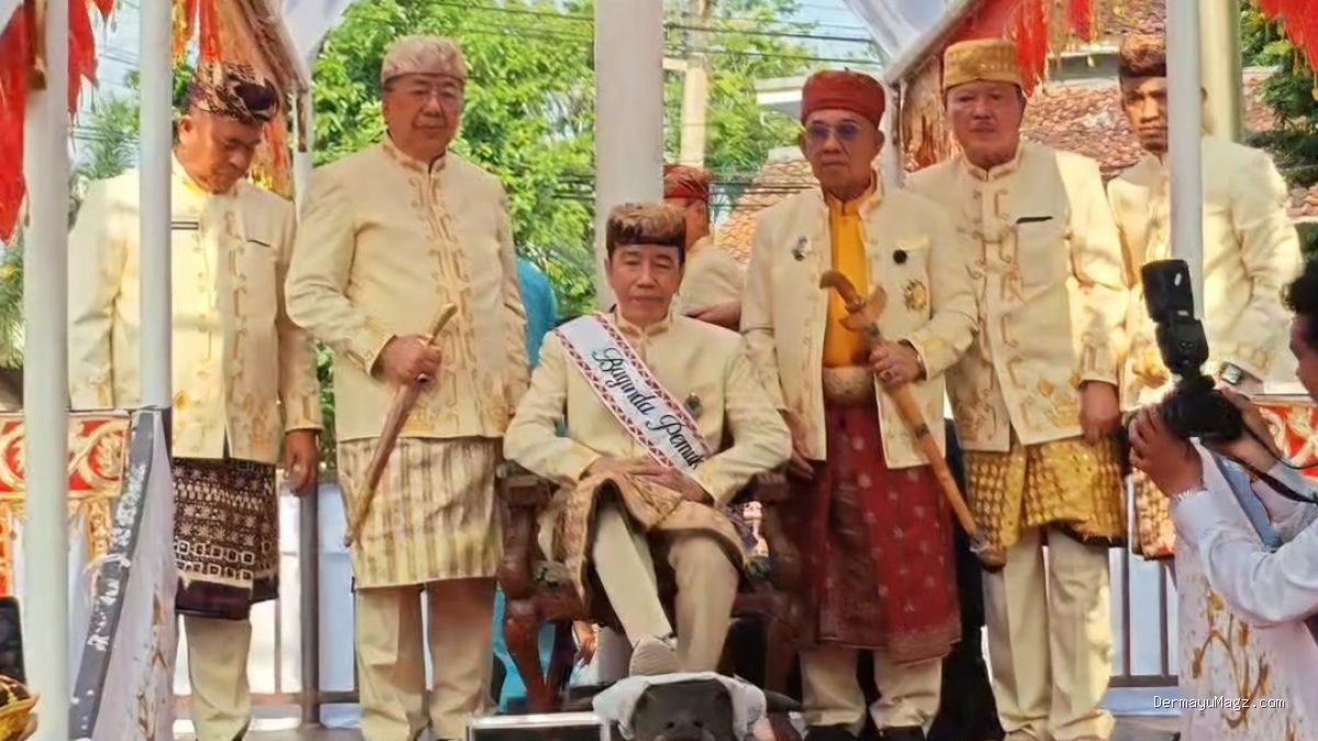 PDIP Menjawab Soal Jokowi Menginjak Kepala Kerbau Saat Terima Gelar Adat