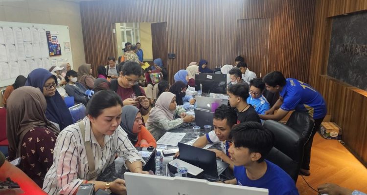 Pelamar SPMB Depok Kesulitan Validasi Data, Orangtua Datangi Disdik