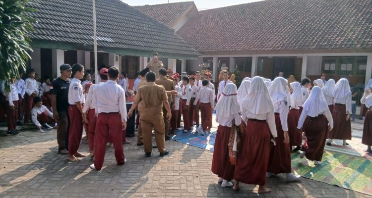 Pelepasan Kelas 6 SDN 1 Haurgeulis: Tangis Haru Warnai Momen Spesial