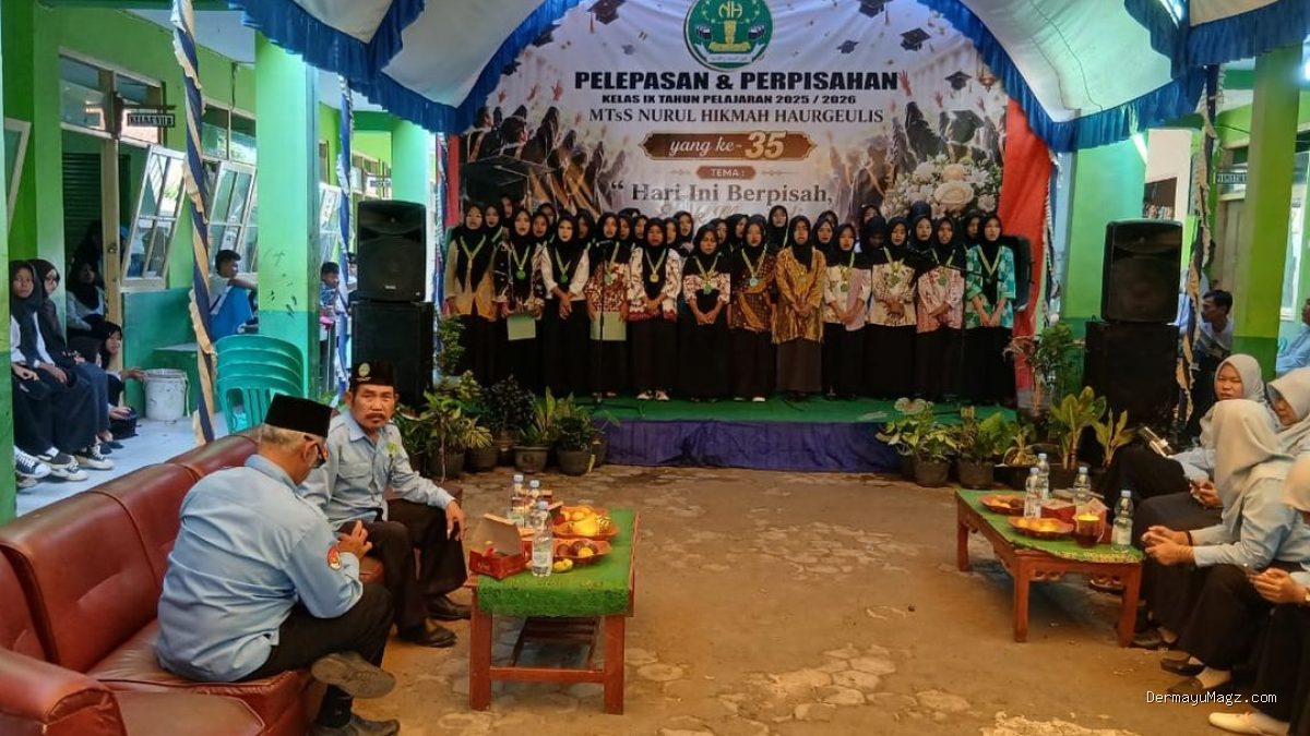 Pelepasan Siswa Kelas IX MTs Nurul Hikmah Haurgeulis: Khidmat & Haru