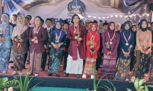 pelepasan-siswa-kelas-vi-dan-kenaikan-kelas-sdn-1-haurgeulis-penuh-haru-12721 Pelepasan Siswa Kelas VI dan Kenaikan Kelas SDN 1 Haurgeulis Penuh Haru
