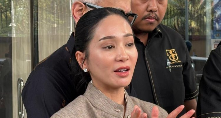Pengakuan Bunga Zainal Soal Beban Moral Memperkenalkan Terduga Penipu ke Sukhdev Singh