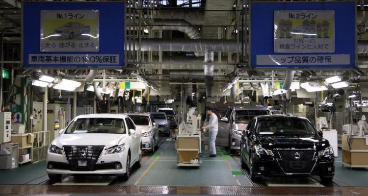 Penjualan Toyota Kembali Turun Akibat Dua Pasar Utama yang Lesu