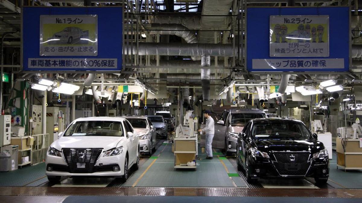 Penjualan Toyota Kembali Turun Akibat Dua Pasar Utama yang Lesu