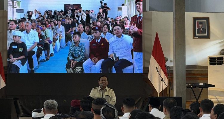 Pesan Prabowo ke Guru dan Murid: Jangan Sekali-kali Jelek-jelekin Orang