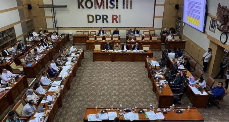Poin-poin Utama UU Polri yang Baru Disetujui DPR