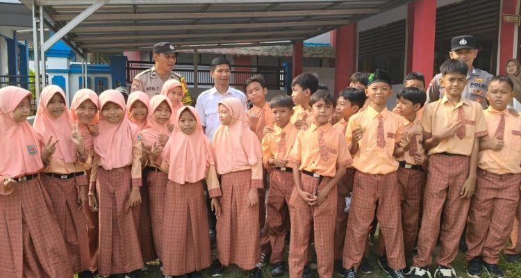 Polisi di SDN Pamayahan Indramayu: Aksi untuk Pelajar