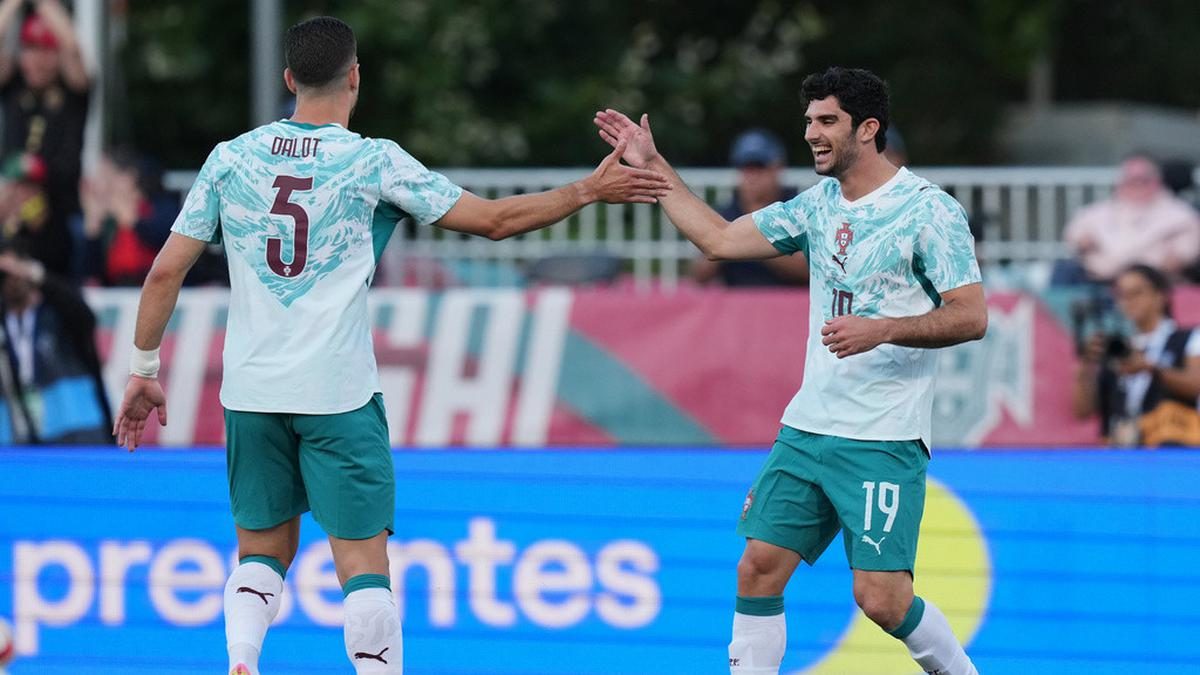 Portugal Hentikan Perlawanan Chili dalam Drama 10 Pemain