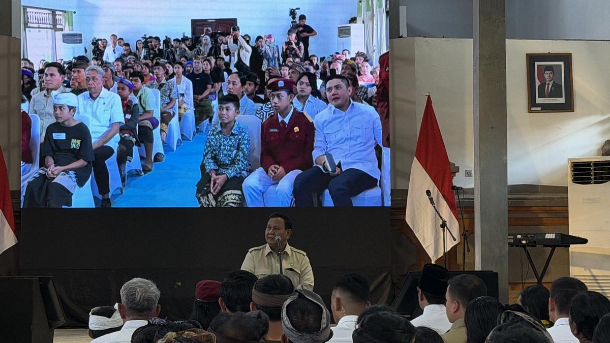 Prabowo Beri Instruksi Spesifik ke Seskab Teddy Terkait Sekolah Rakyat