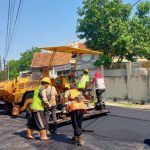 Proyek Hotmix Perjuangan Disorot: Warga Pertanyakan Pengawasan Lapangan