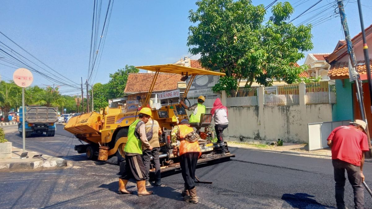 Proyek Hotmix Perjuangan Disorot: Warga Pertanyakan Pengawasan Lapangan