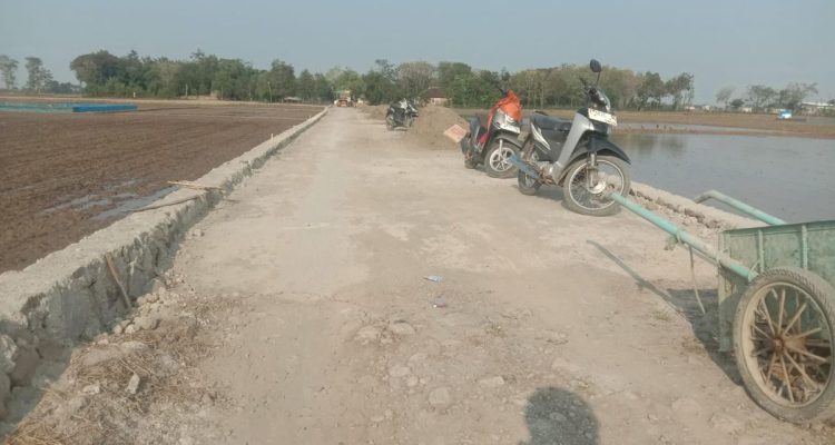 Proyek Rekonstruksi Jalan RJ Drunten Wetan Indramayu Disorot