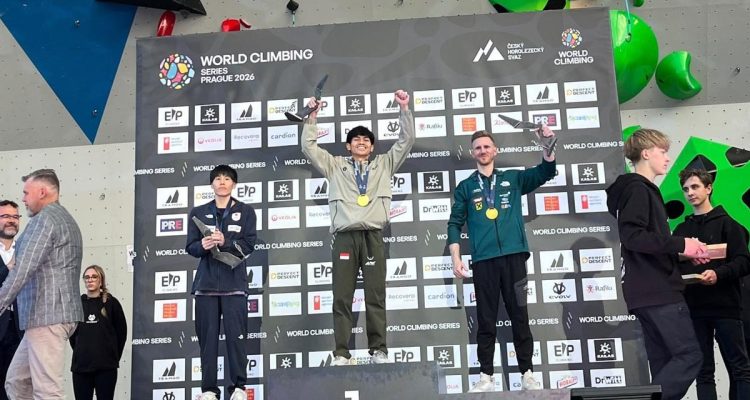 Putra Tri Ramdani Juara Dunia Panjat Tebing Praha