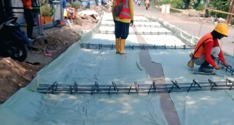 Rabat Beton Gabuswetan: Kontraktor Dituding Pangkas Volume Demi Untung