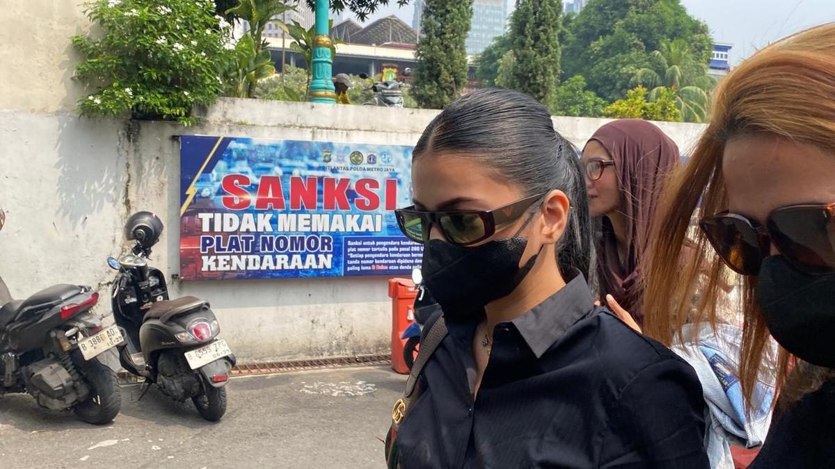 Ratu Sofya Ajukan Laporan Pencemaran Nama Baik Terhadap Produser Film