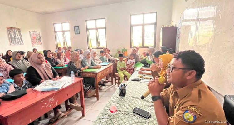 Ratusan Orang Tua Geruduk Disdik Indramayu: Tuntut Kuota Tambahan