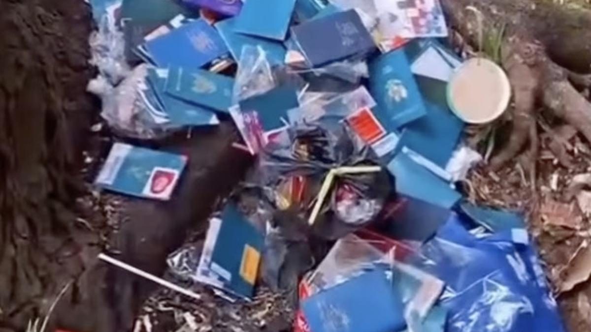 Ratusan Paspor Berserakan di Jalanan BSD: Begini Fakta Sebenarnya