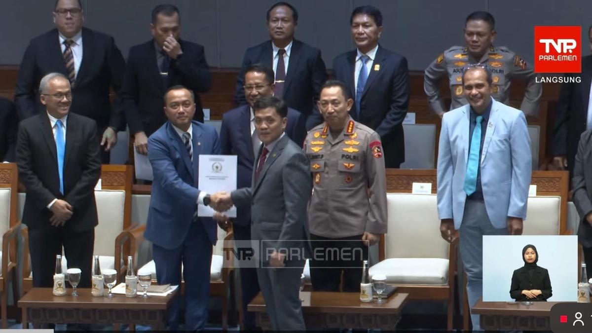 Revisi UU Polri Perpanjang Masa Jabatan Kapolri