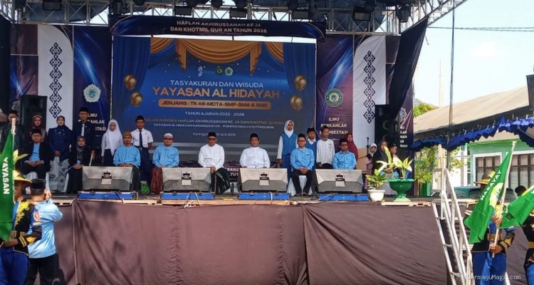 Ribuan Santri Meriahkan Haflah Akhirussanah Hidayatuttholibiin