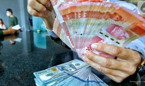Rupiah Tertekan Dekat 18.000 per Dolar, Pasar Mengkhawatir