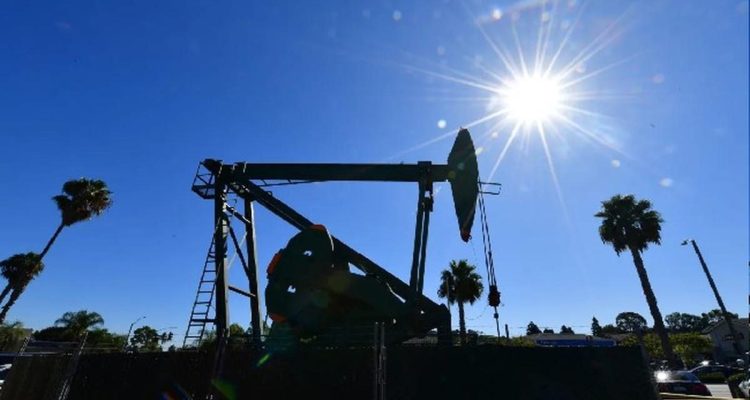 Serangan Iran ke Israel Picu Kenaikan Harga Minyak