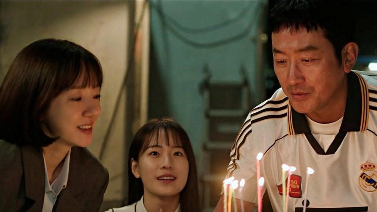 Sinopsis Drama Korea Thriller Kriminal Mad Concrete Dreams di Vidio