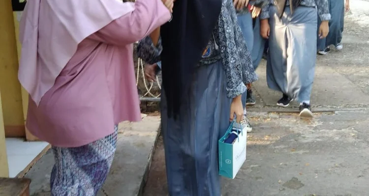 SMAN 1 Losarang Indramayu: Program Pancawaluya untuk Karakter Santun dan Sehat