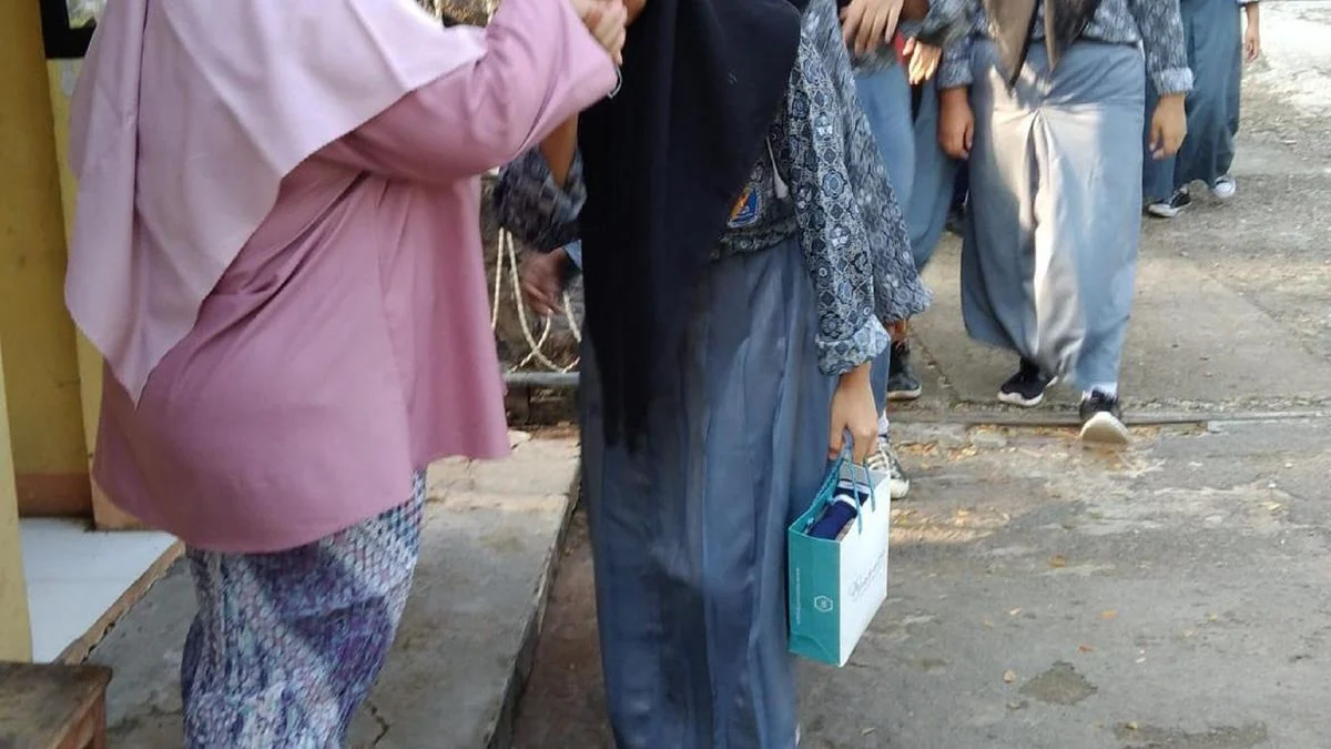 SMAN 1 Losarang Indramayu: Program Pancawaluya untuk Karakter Santun dan Sehat